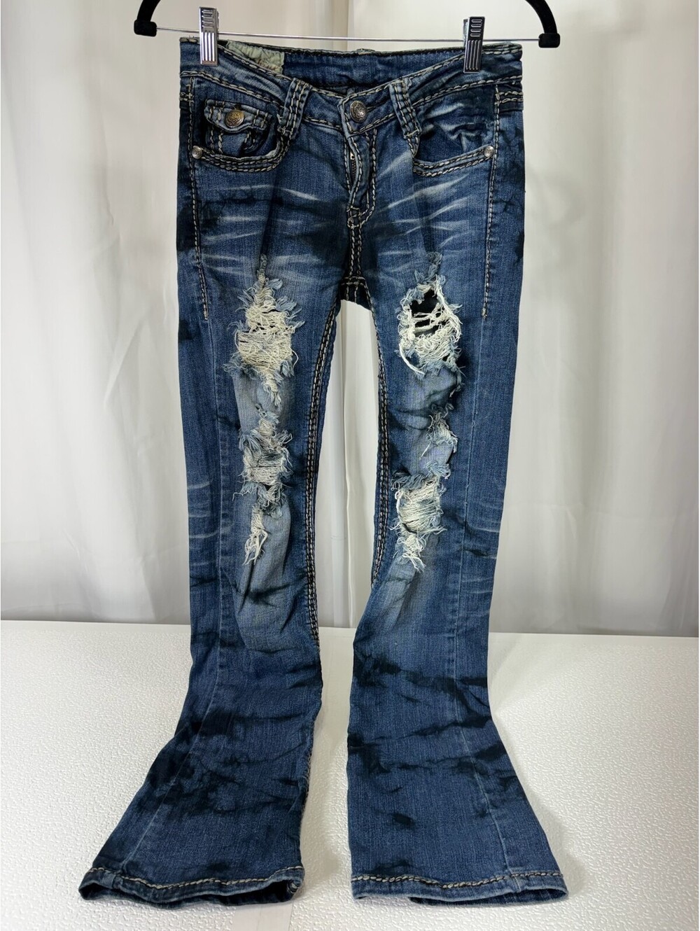 Machine Nouvelle Mode Distressed Flared Jeans Size 27 251D